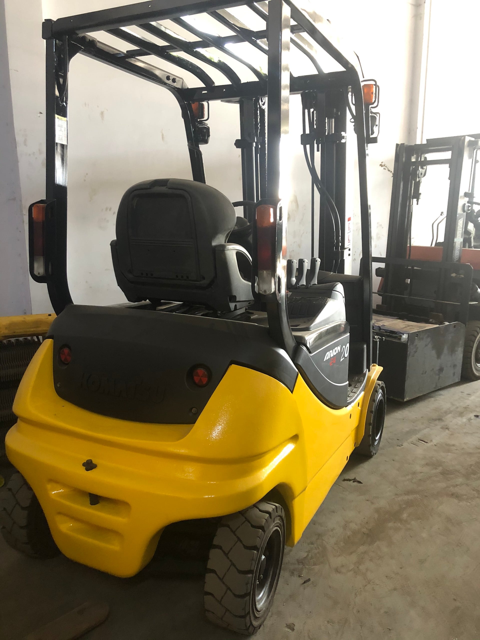 FB20A-12 komatsu.jpg (693 KB)